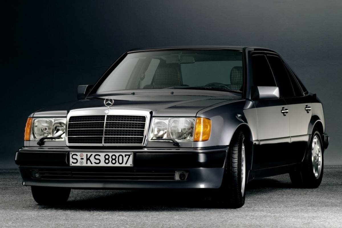 Mercedes Benz 500 E parcerias entre montadoras de carros