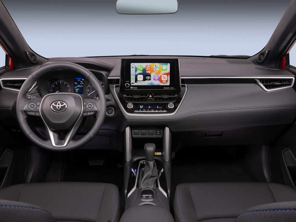 Corolla Cross Hybrid 3