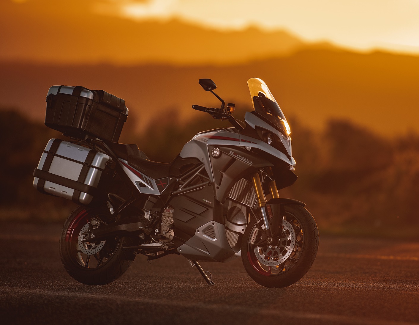 Energica Experia Green Tourer (9)