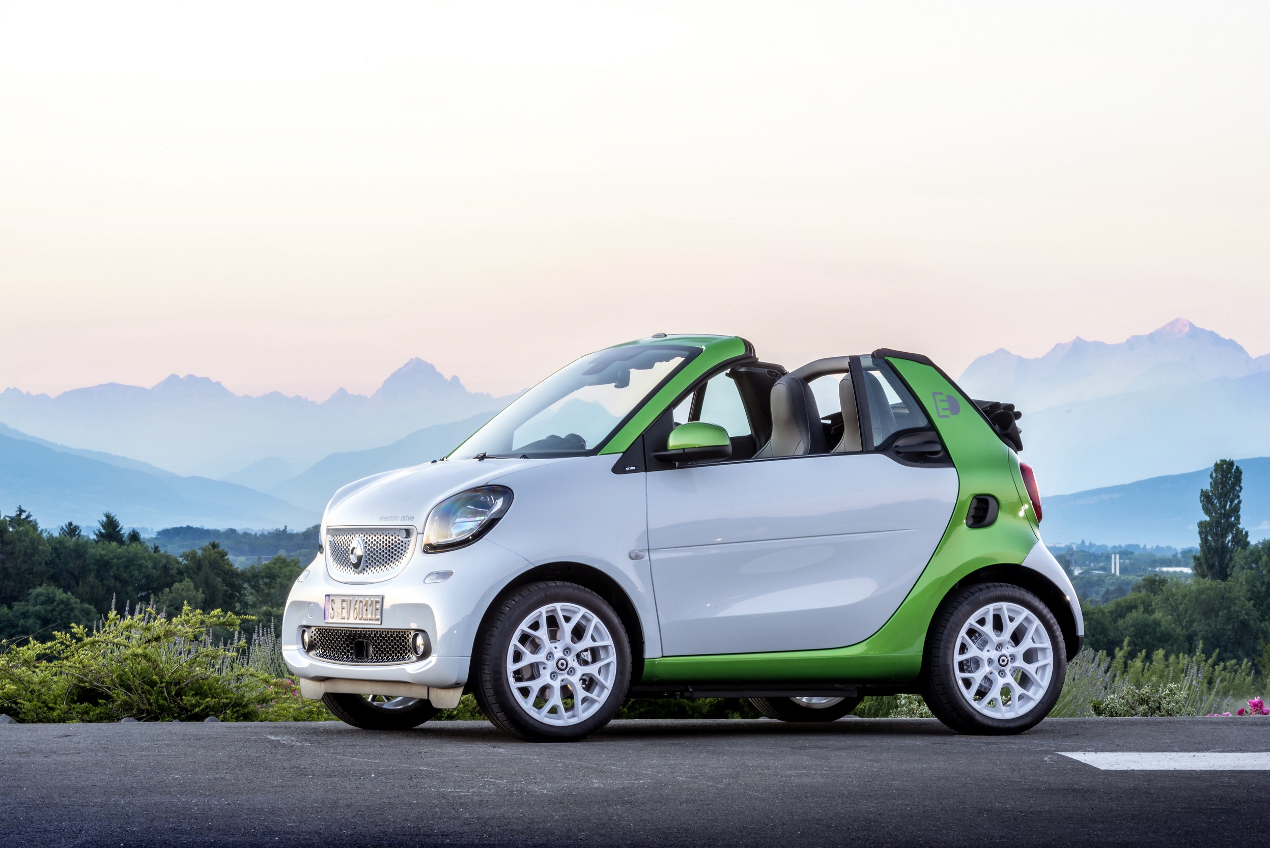 Smart Fortwo Cabrio Electric Drive; A453; Pressdrive Geneva 2017 Smart Fortwo Cabrio Electric Drive; A453; Pressdrive Geneva 2017