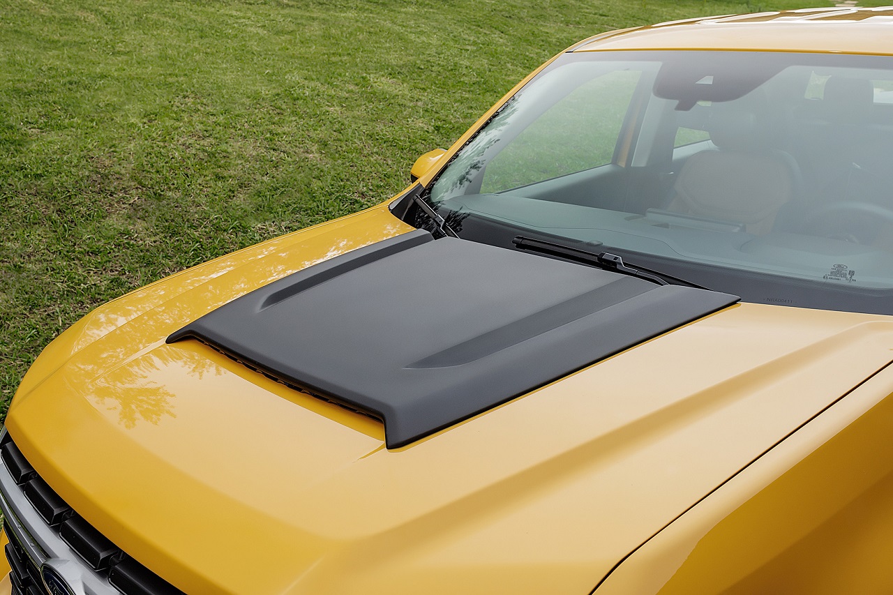 Foto 2 Ford Maverick Capô