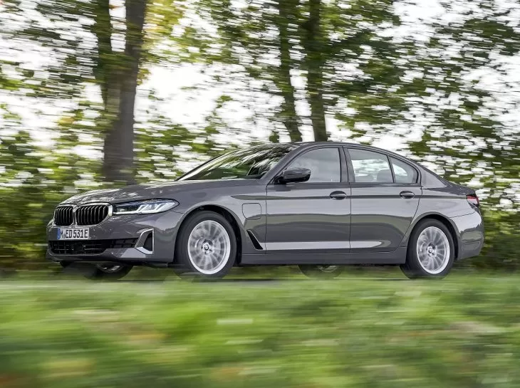 BMW 530e Luxury é lançado no mercado brasileiro