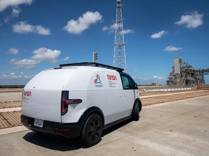 Canoo mostra carros para transporte de astronautas