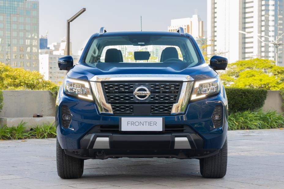 Nissan Frontier Platinum (1)