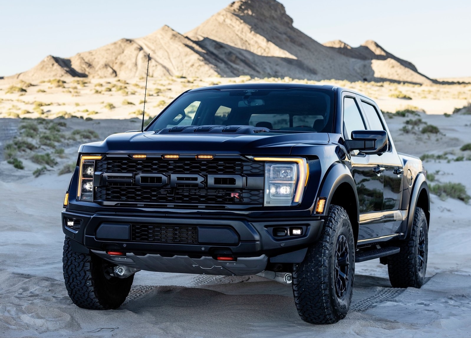 Ford revela picape F150 Raptor R com V8 de 710 cv