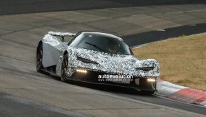 KTM X-Bow GTX 2023 surge camuflado em Nürburgring