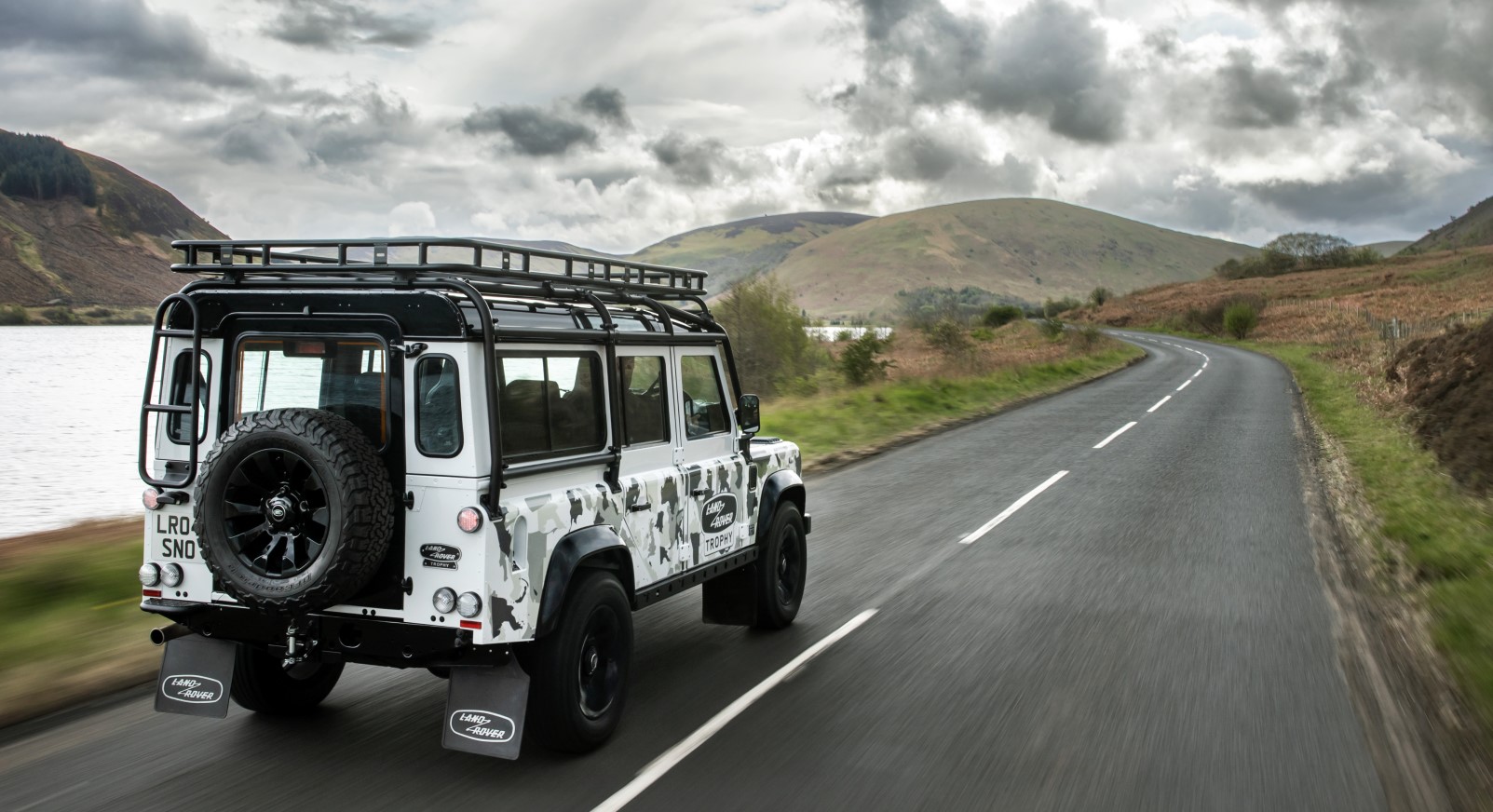 2. Land Rover Classic Defender Works V8 Trophy Ii (1)
