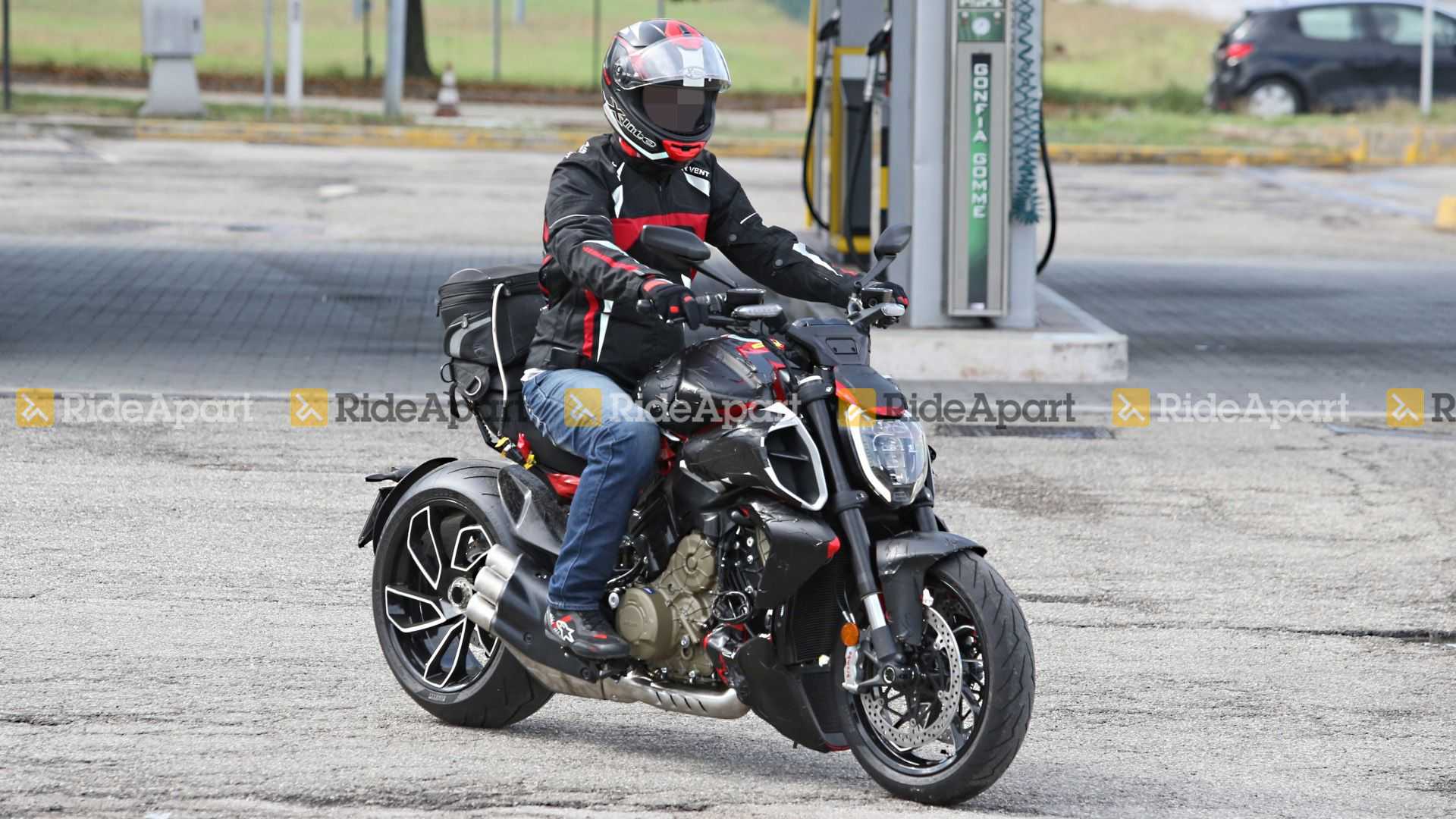Ducati Diavel V4