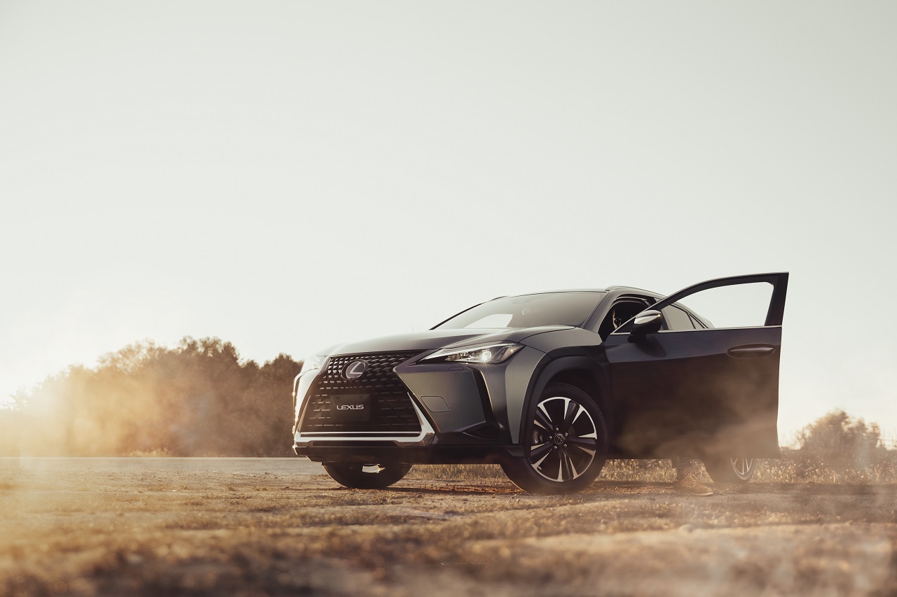 Lexus Ux250h 2 