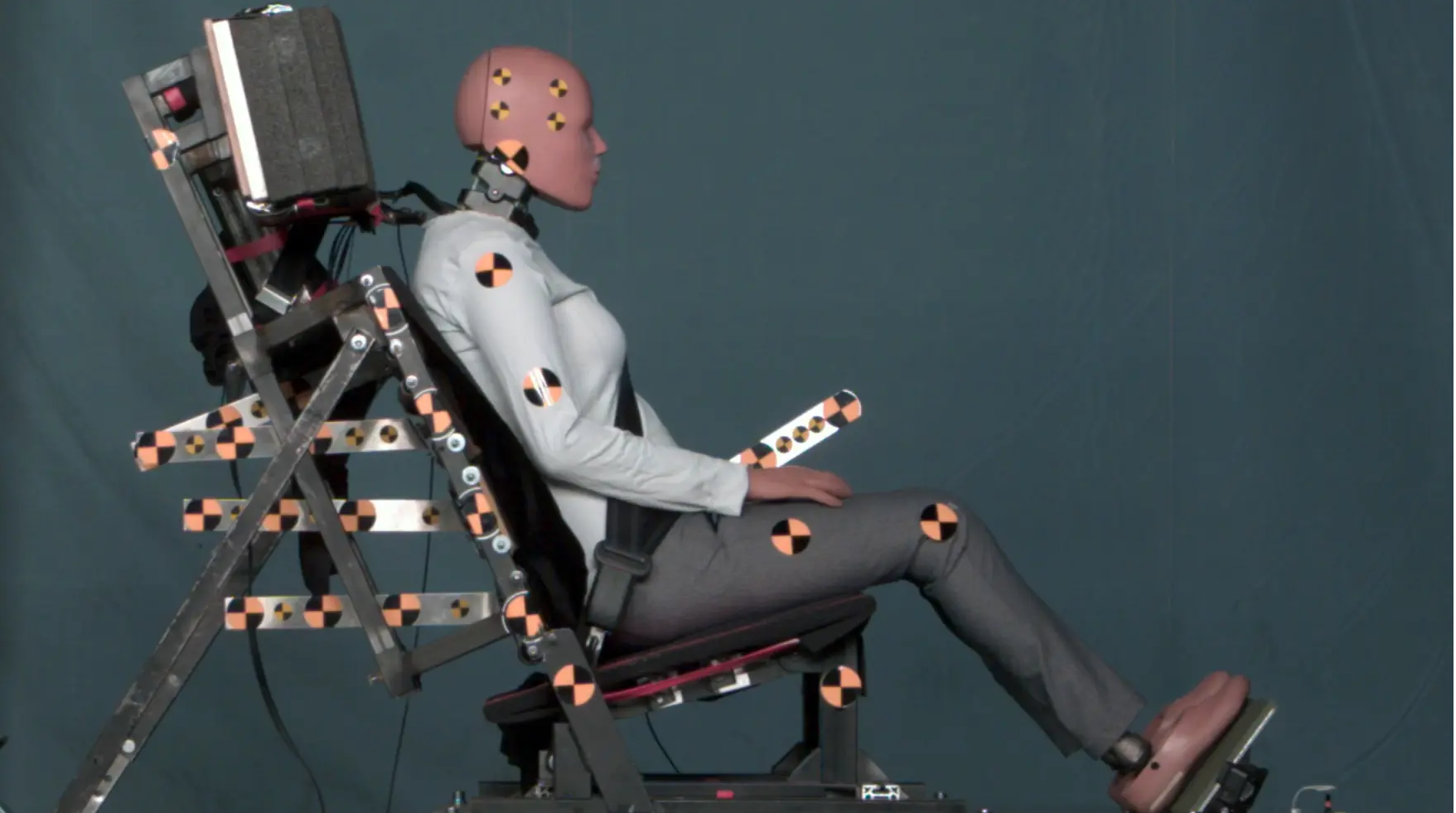 Boneco de teste de colisão feminino