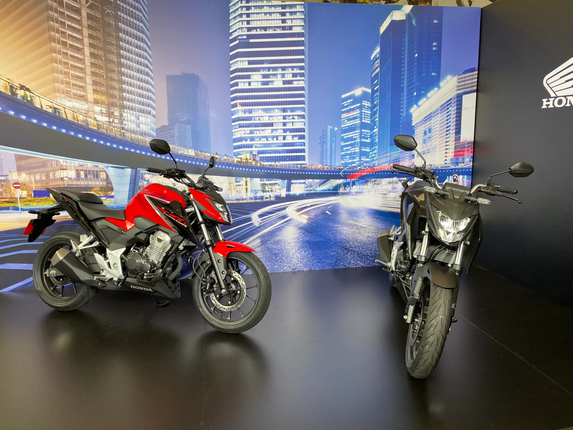 Honda Twister 2023 (4)