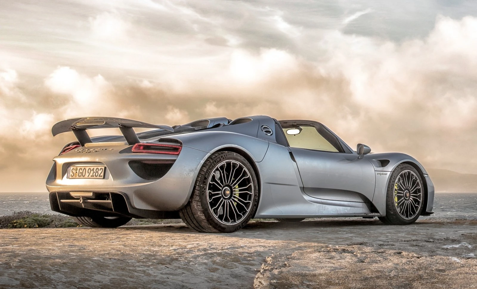 Porsche 918 Spyder 2015 02