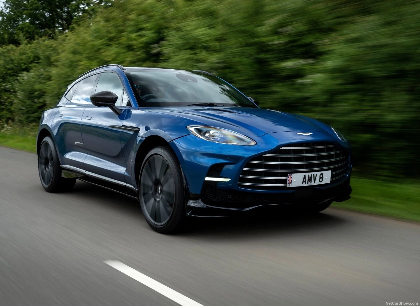 Aston Martin Dbx707 2023 1600 3d