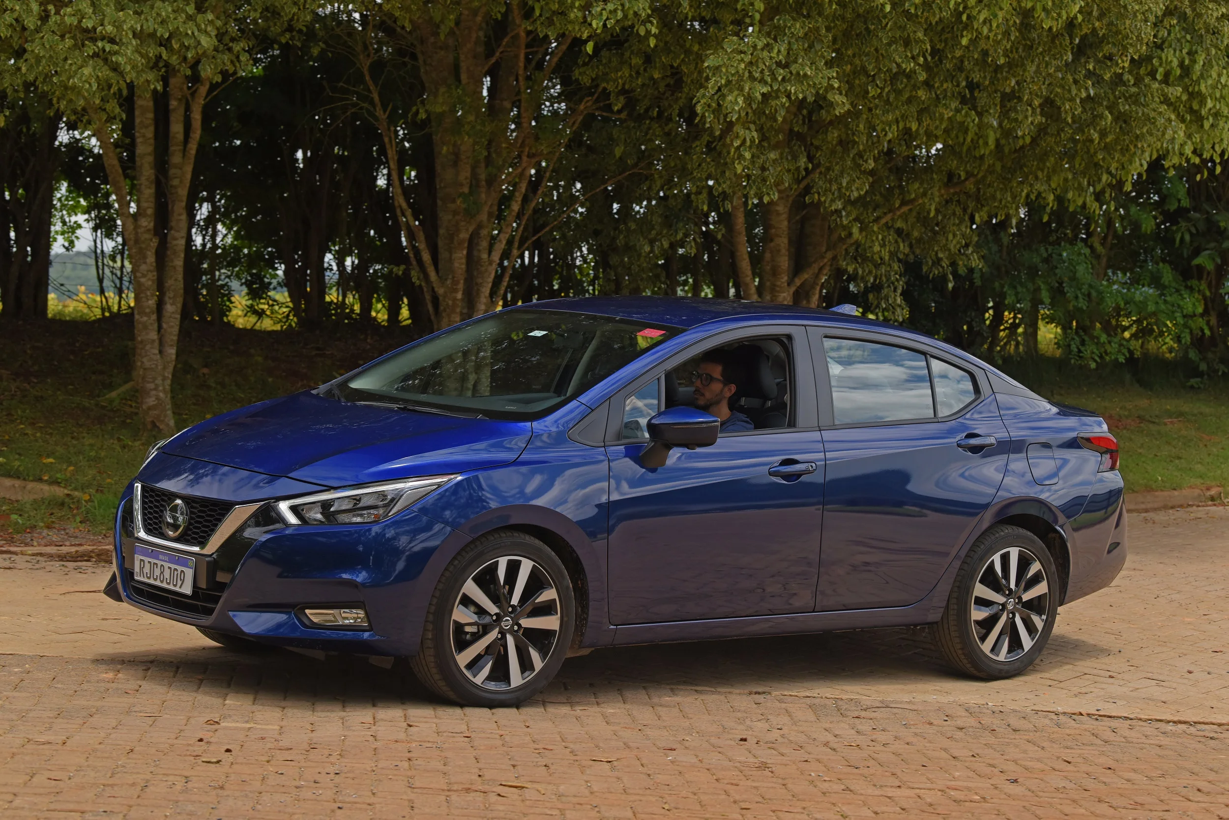 Nissan Versa Exclusive 2023