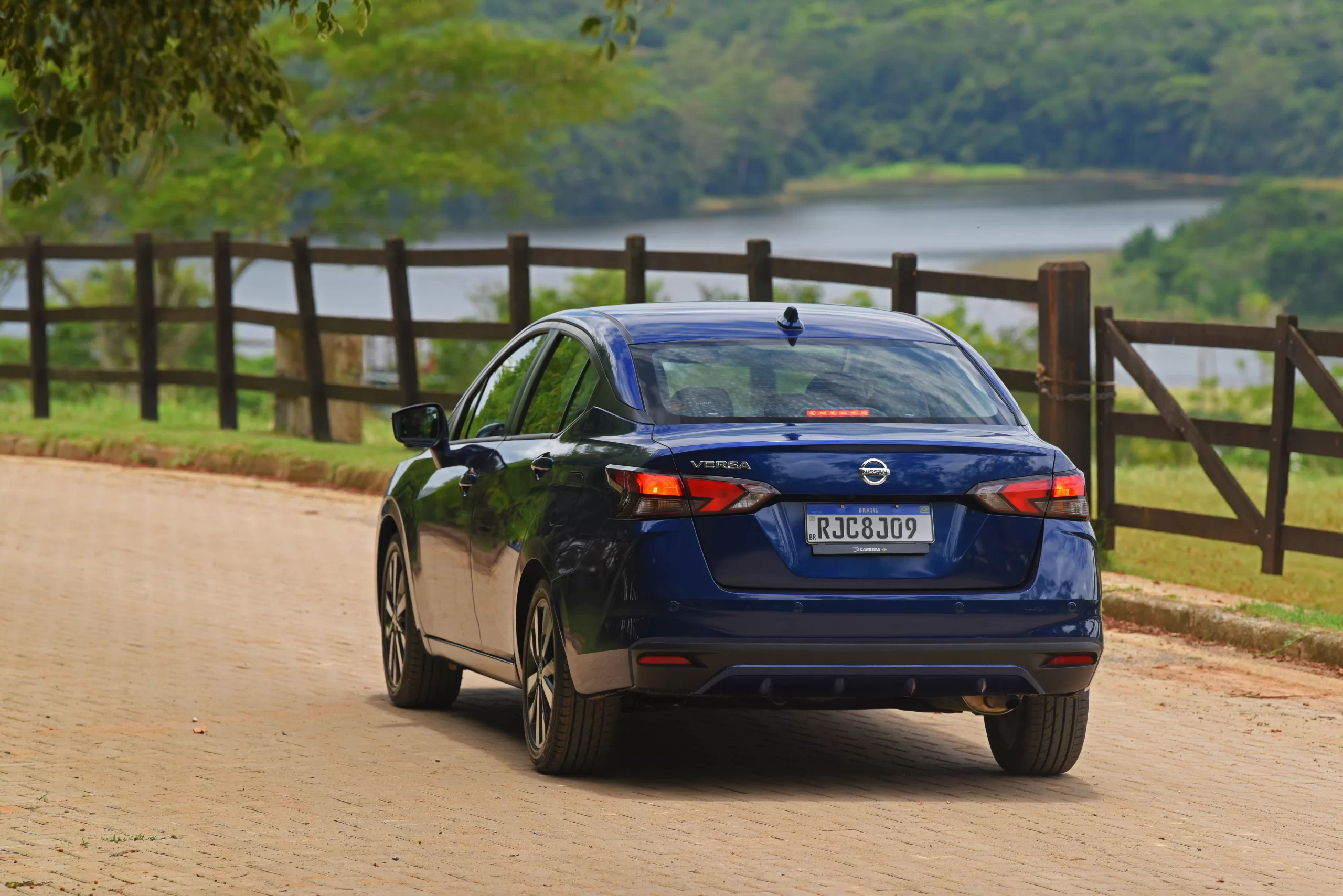 Nissan Versa Exclusive 2023