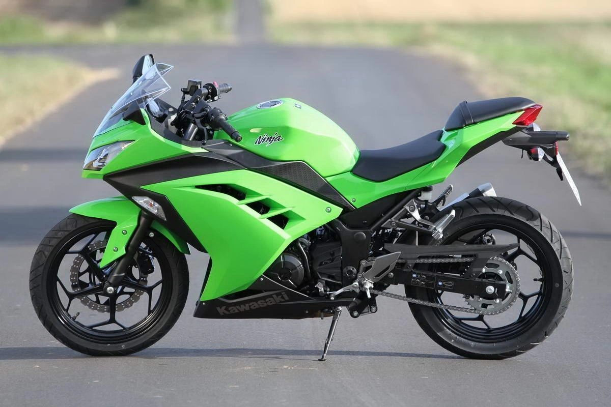 Kawasaki Ninja 300 2