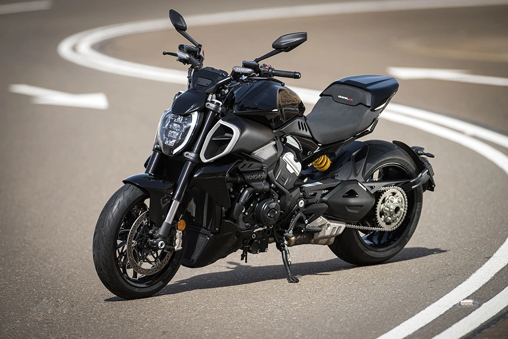 Ducati Diavel V4 2023 (4)