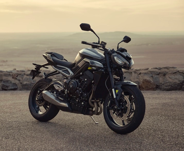 triumph street triple ra