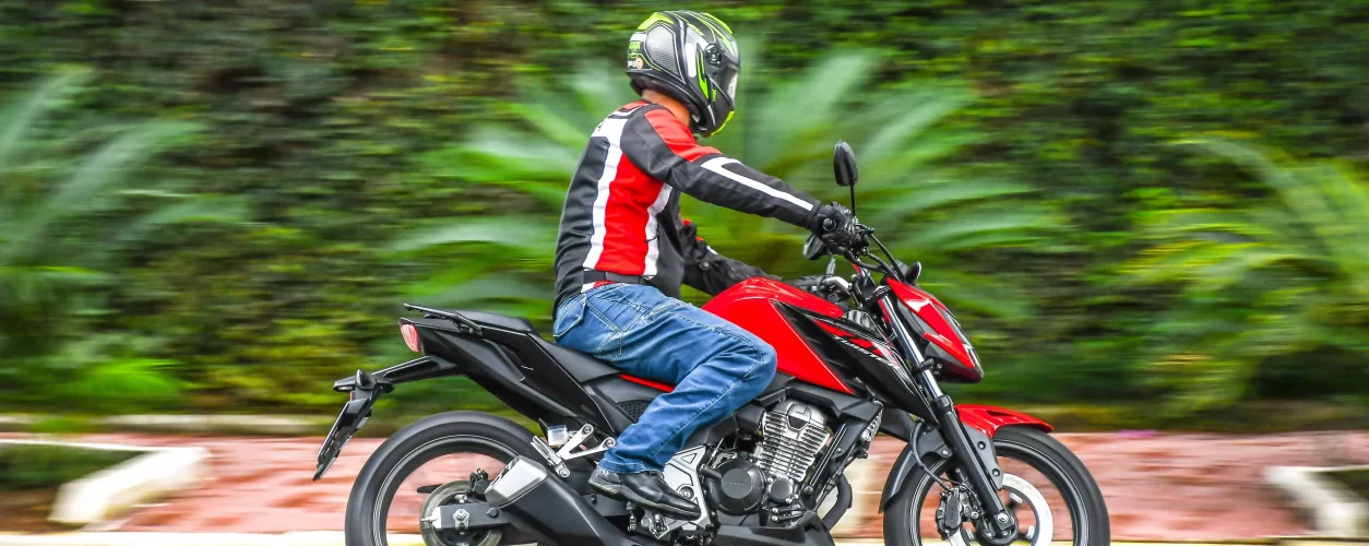 Ficha técnica com especificações completas da Honda CBX 250