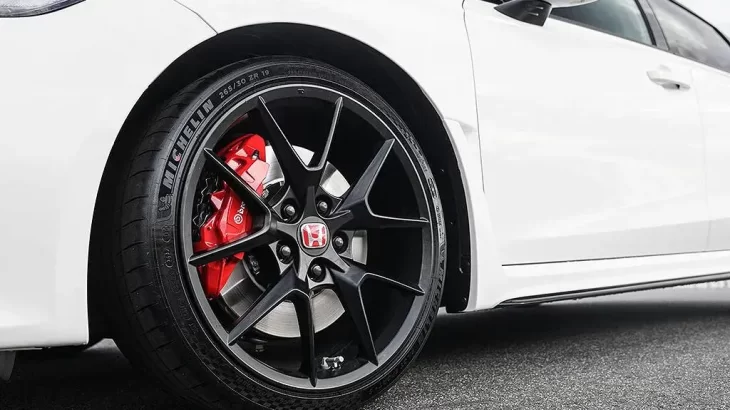 Honda Civic Type R: Aceleramos esse carro esportivo na Webmotors