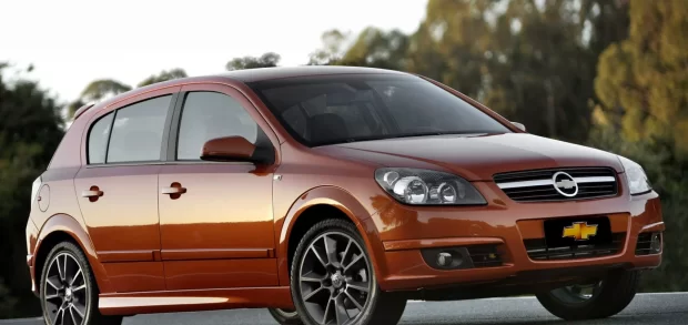 Vectra GT é uma boa opção de carro usado com teto solar por menos de R$ 40 mil