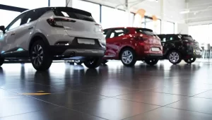 Produção de veículos teve alta, mas emplacamentos registrou queda.