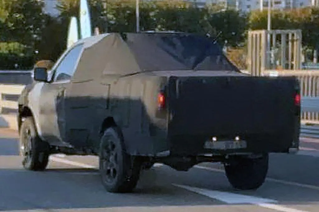 Kia prepara picape Flagra