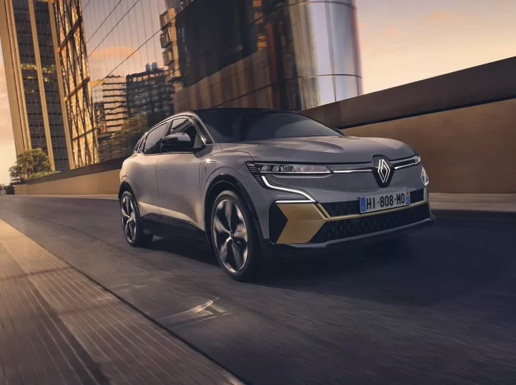 Megane E-Tech surge no site da Renault do Brasil