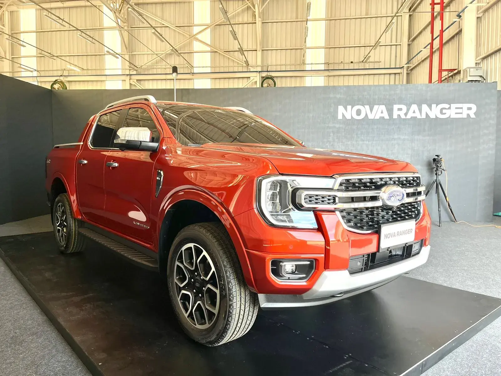 Nova Ford Ranger Limited sobe o tom contra Toyota Hilux e Chevrolet S10