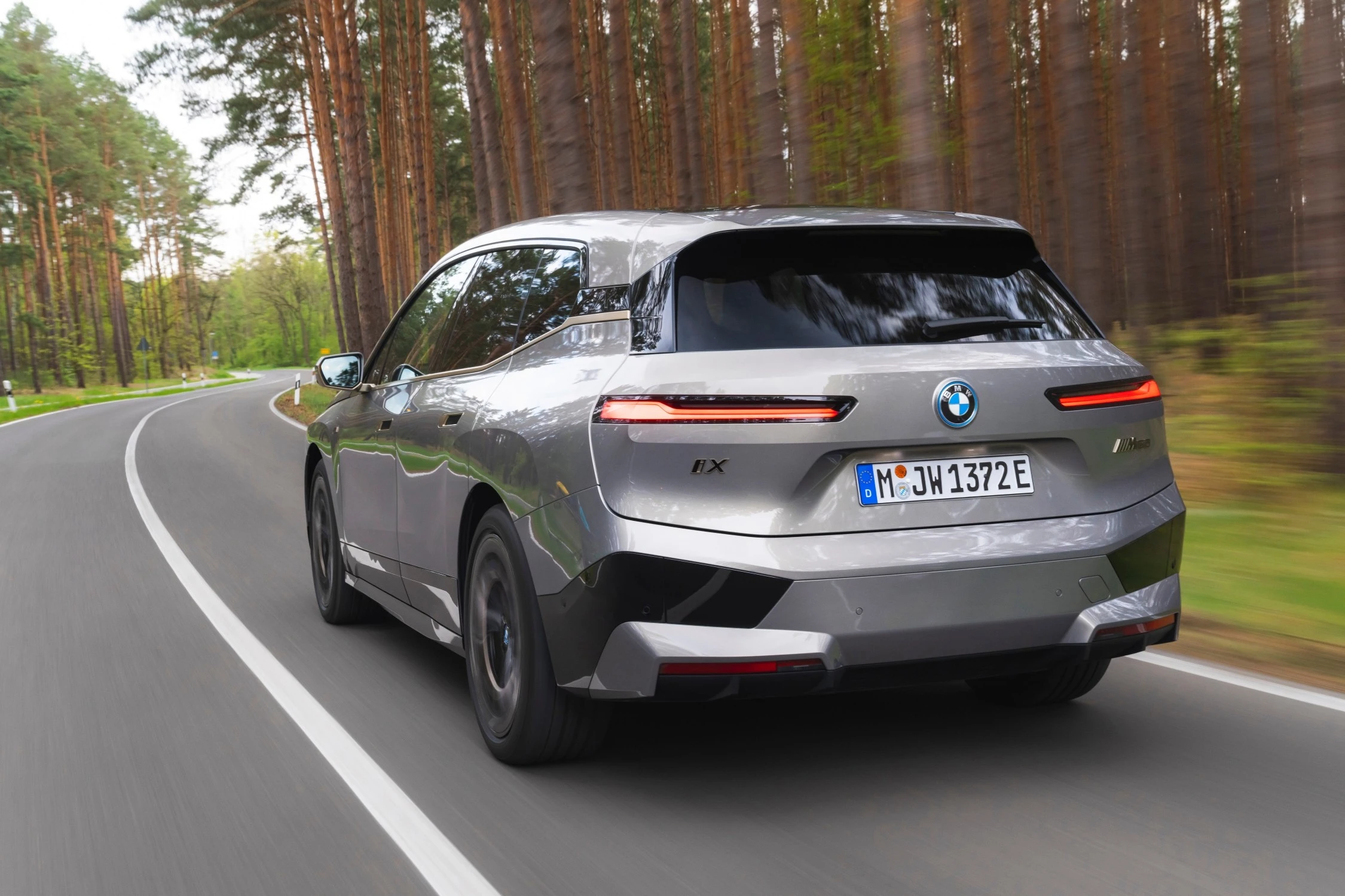 Bmw Ix M60 (7)