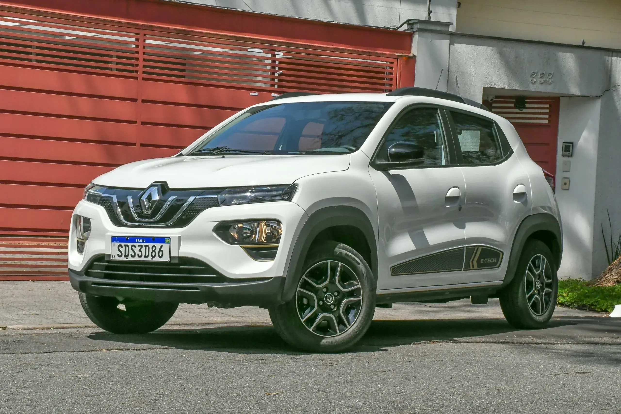 Kwid E Tech X E Js1 X Icar 124 Scaled