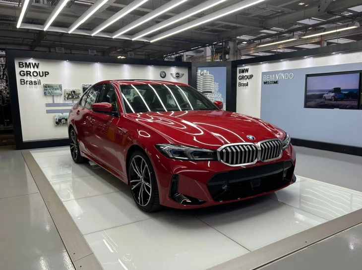 BMW Série 3 2024 ganha cor inédita