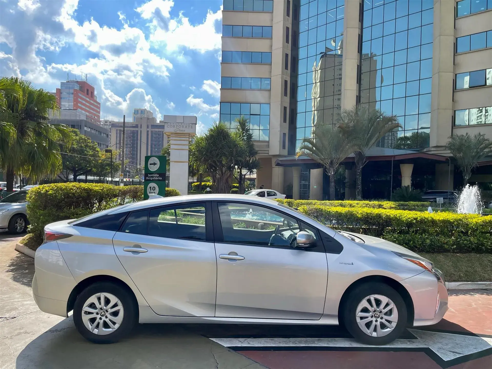 Toyota Prius Destaque