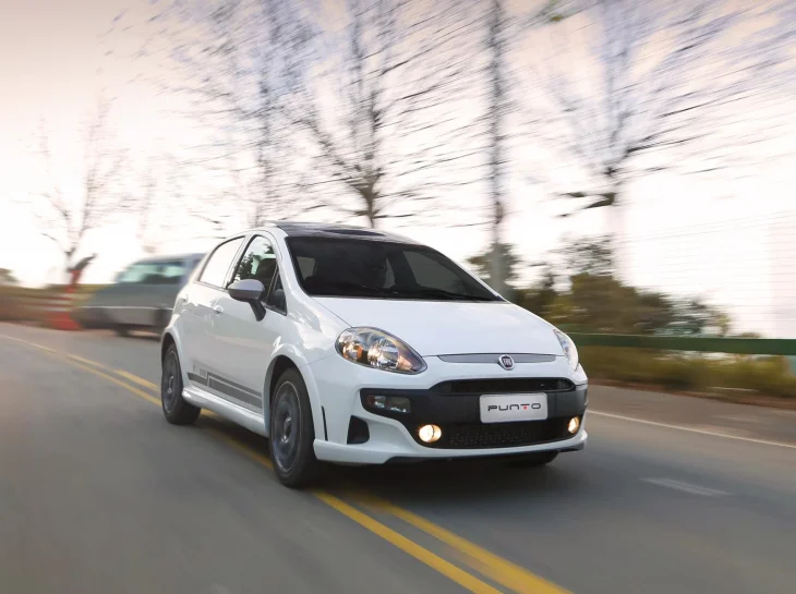 Usado Novo: Punto turbo ou subcompacto de entrada?