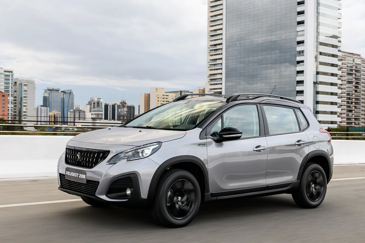 Peugeot 2008 2024 Frente