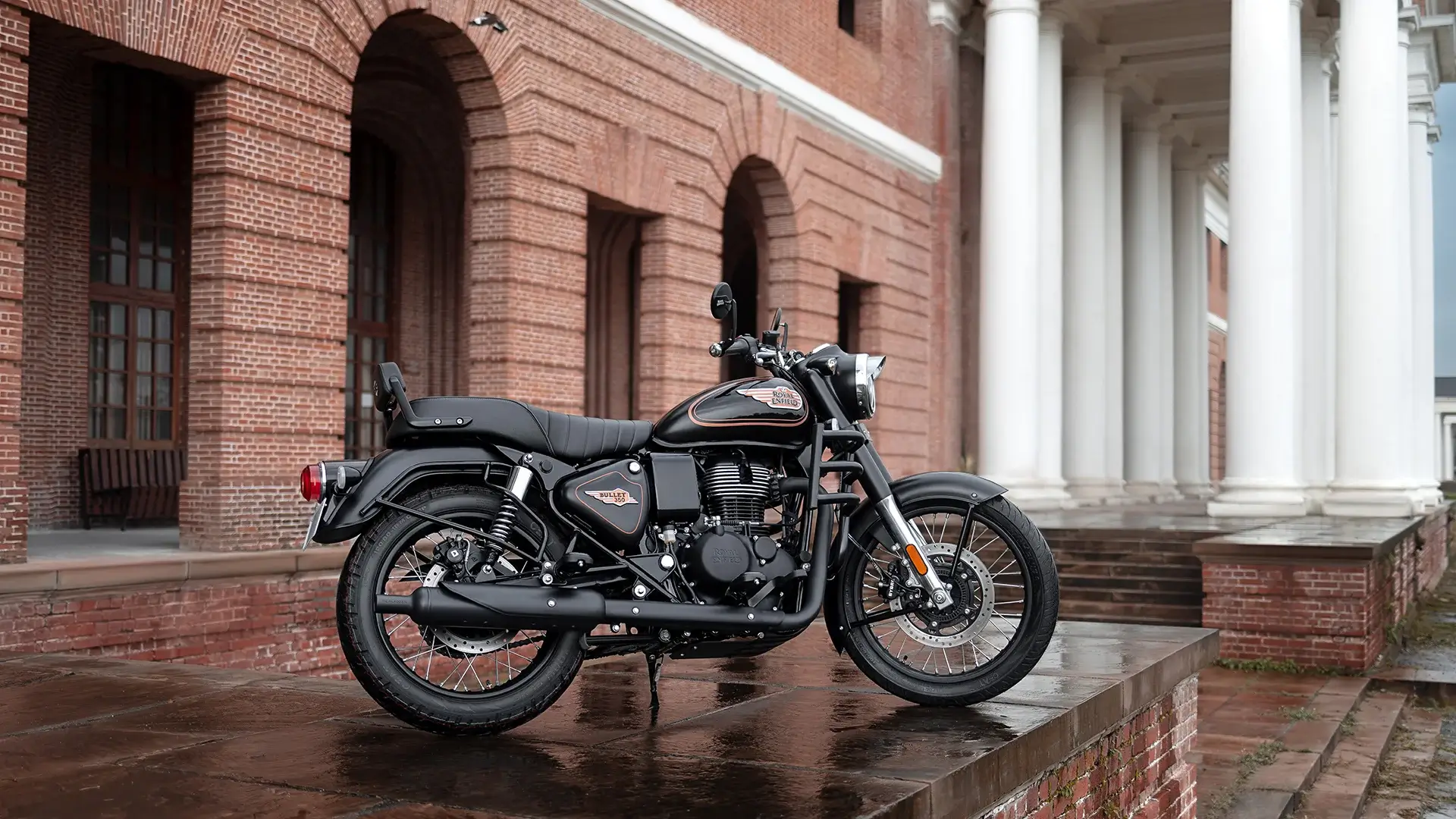 Royal Enfield Bullet 350 Standard Black (2)