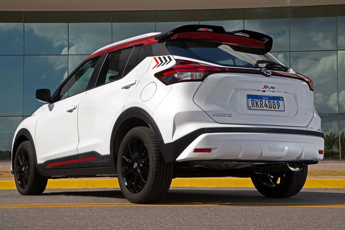 Nissan Kicks Xplay F2