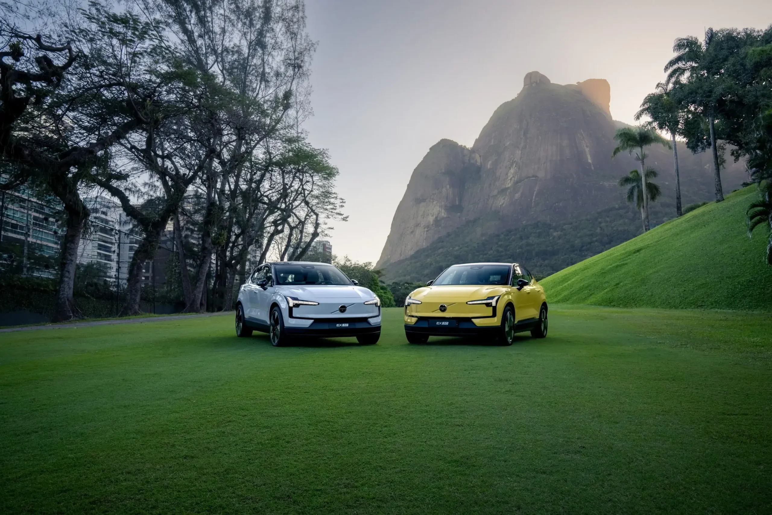 Volvoex30 Horizontal 2modelos