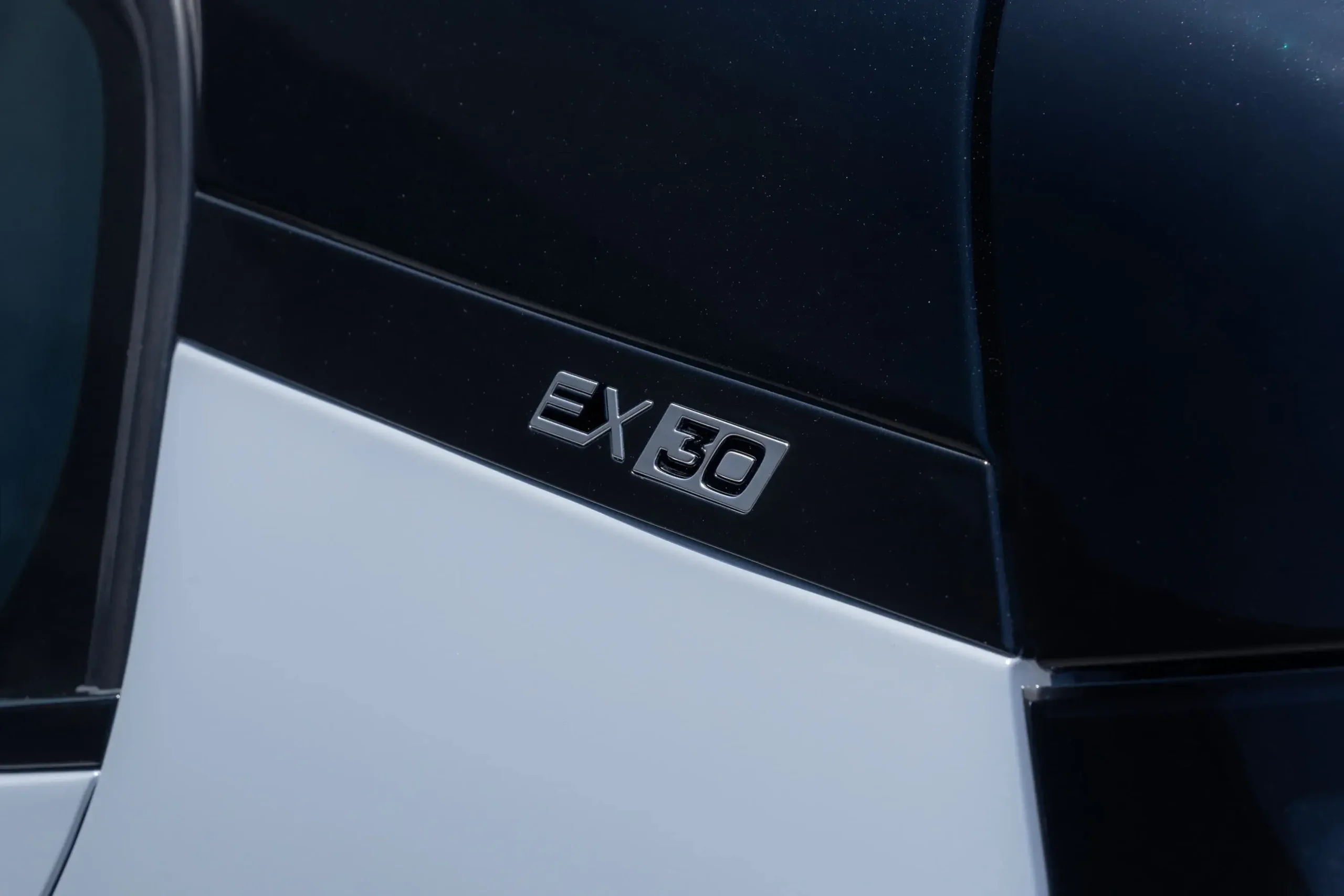 Volvoex30 Horizontal Badge