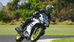 Yamaha R15 Gustavo Epifanio (2)