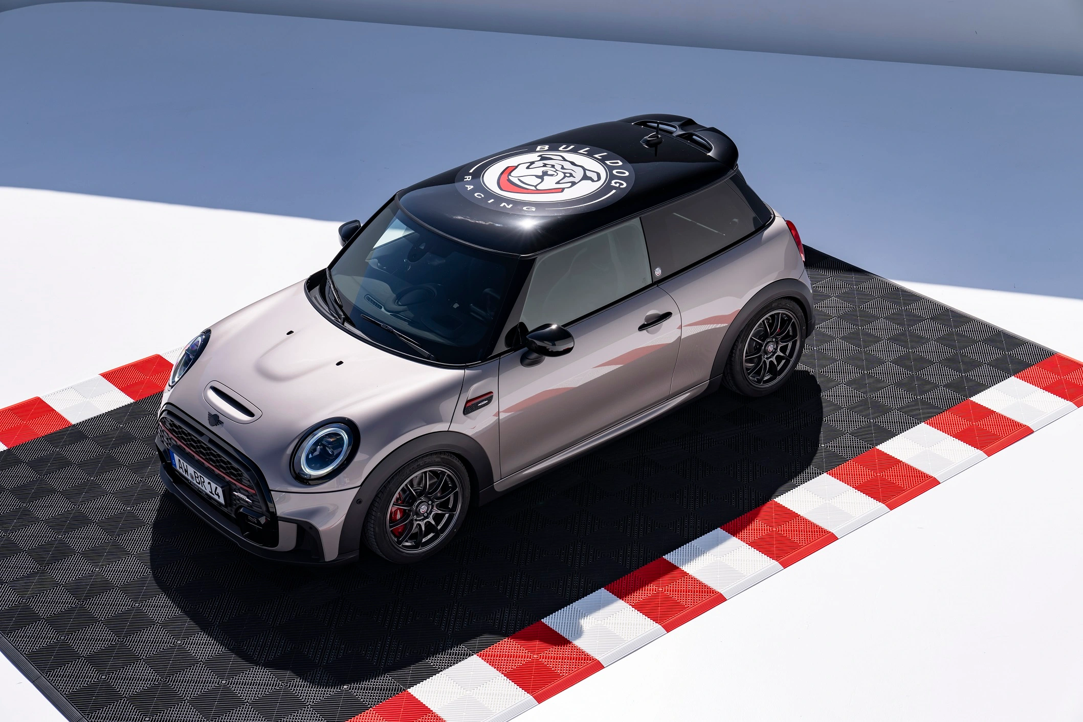 Mini Cooper John Cooper Works Bulldog (1)
