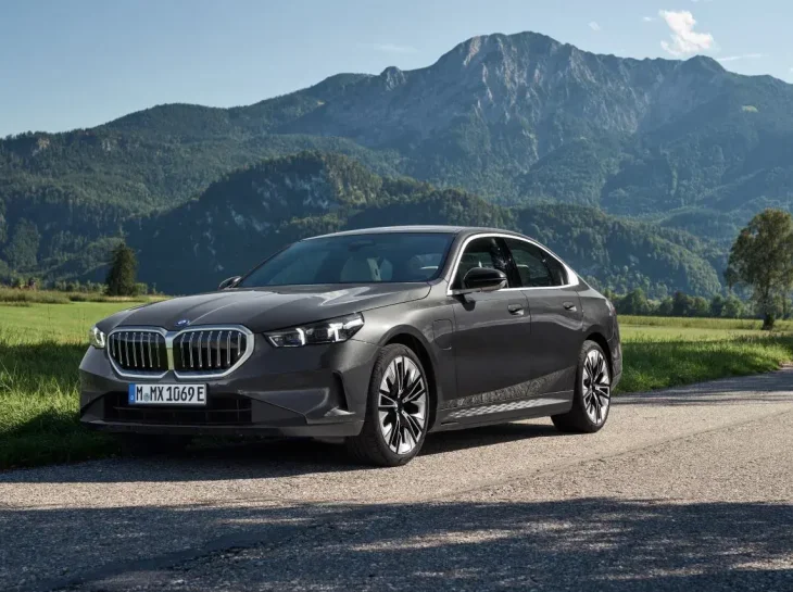 Novo BMW Série 5 agora também é híbrido plug-in
