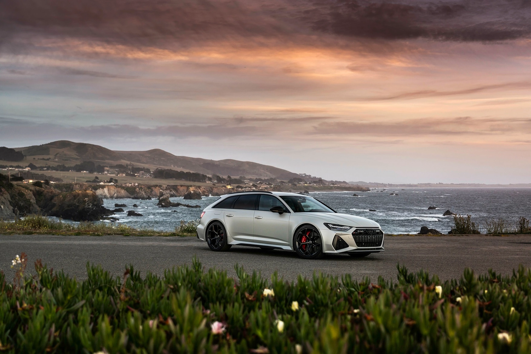 peruas Audi RS6 Avant Peformance 2024