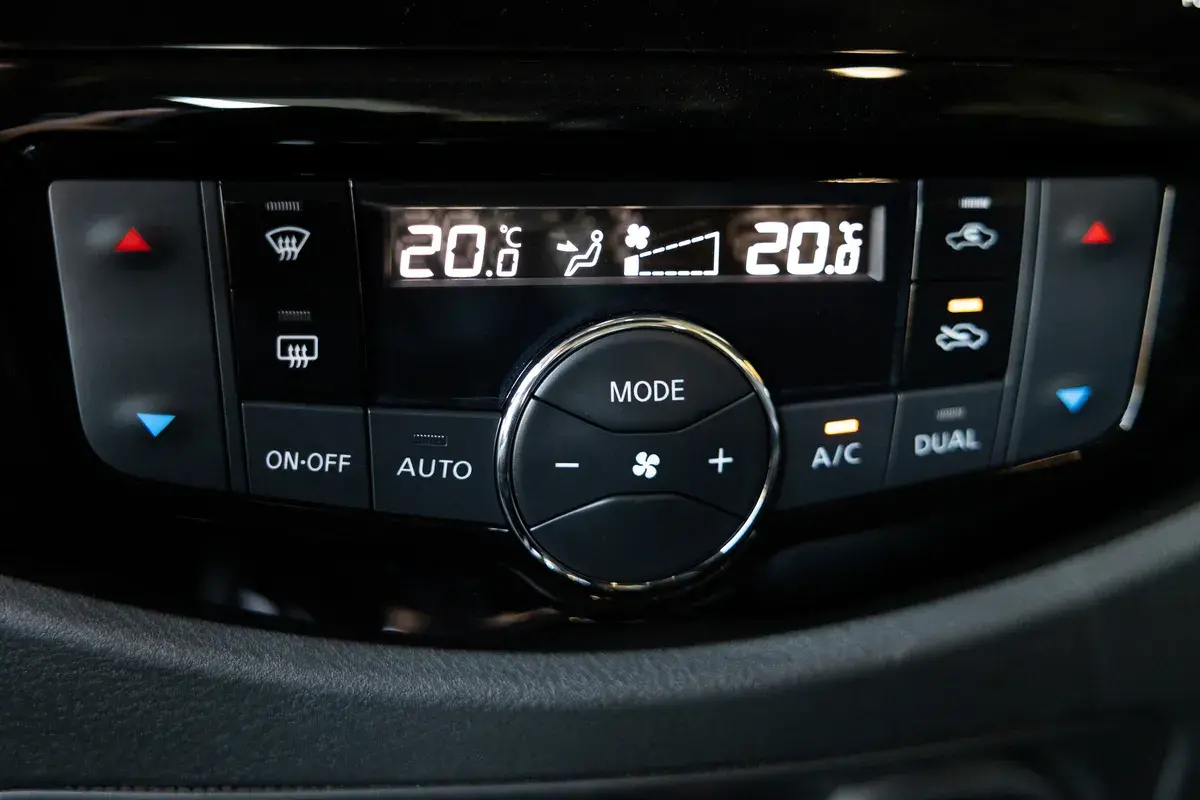 Nissan Frontier Platinum 4055