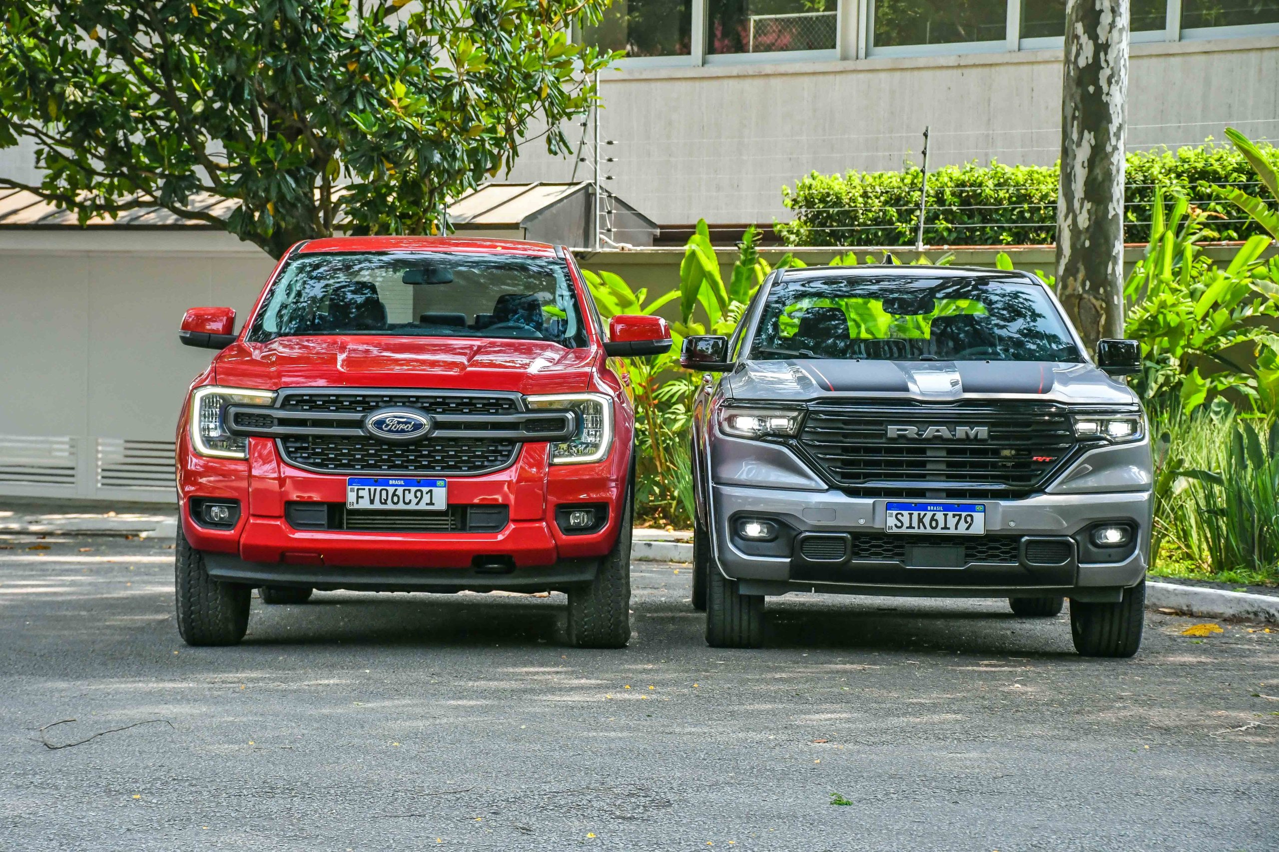 Ram Rampage R/T vs Ford Ranger XLS