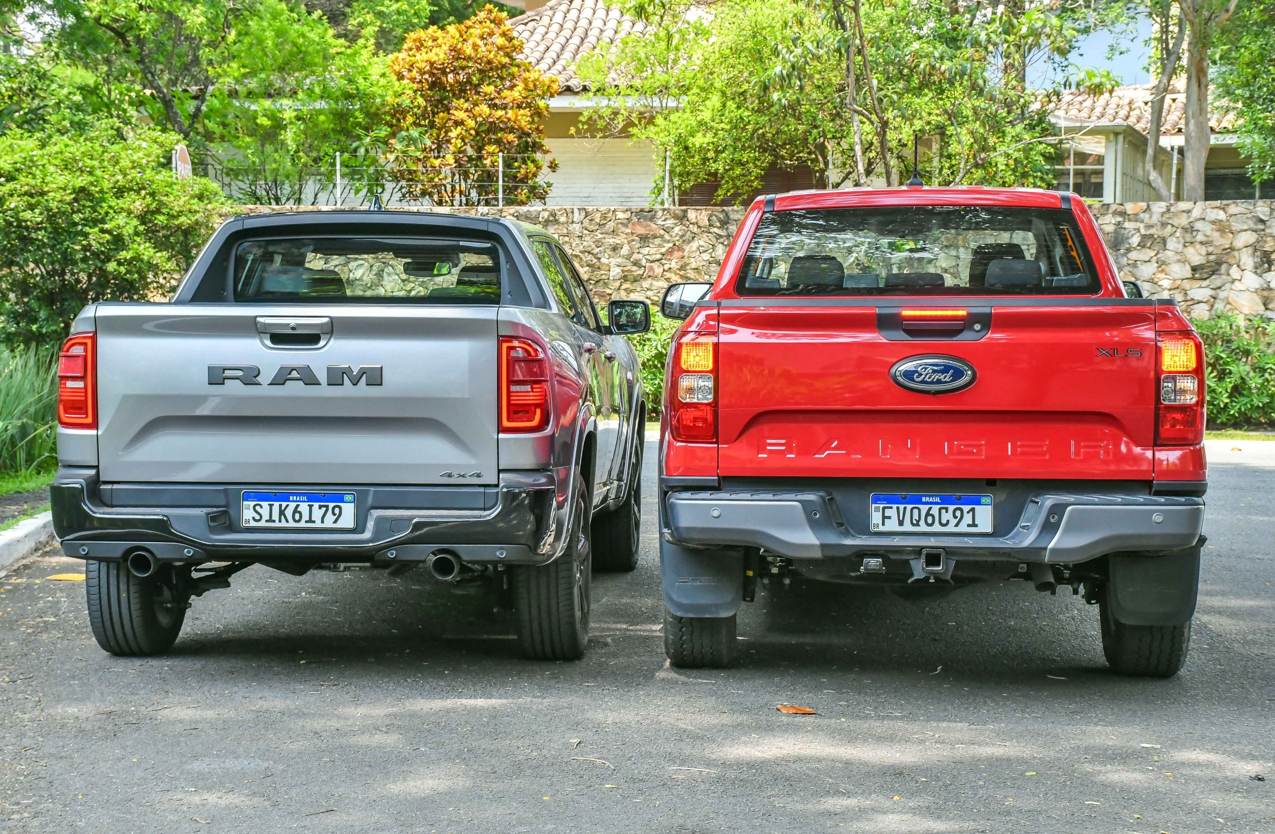 Ram Rampage R/T vs Ford Ranger XLS
