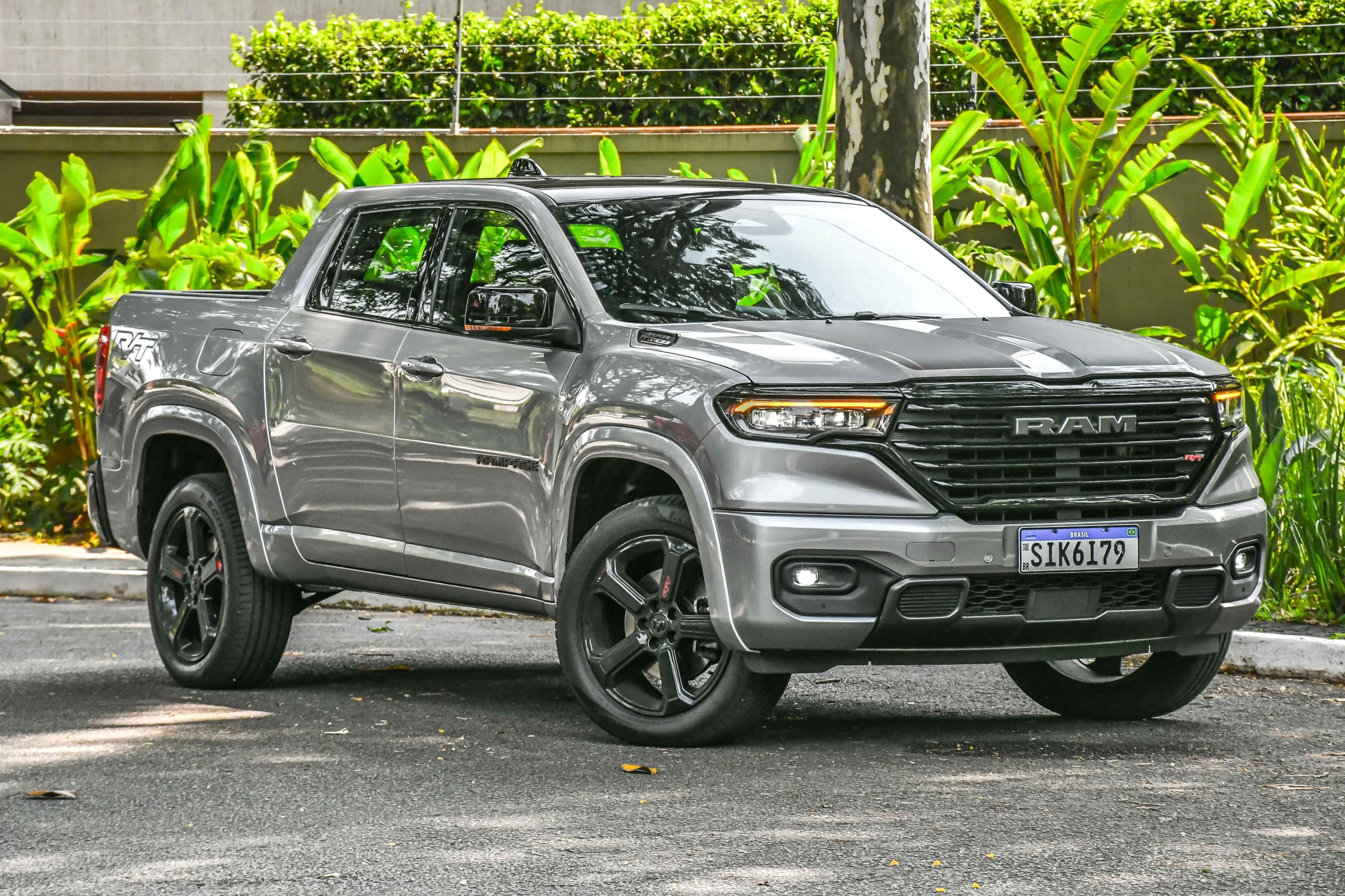 Ram Rampage R/T vs Ford Ranger XLS