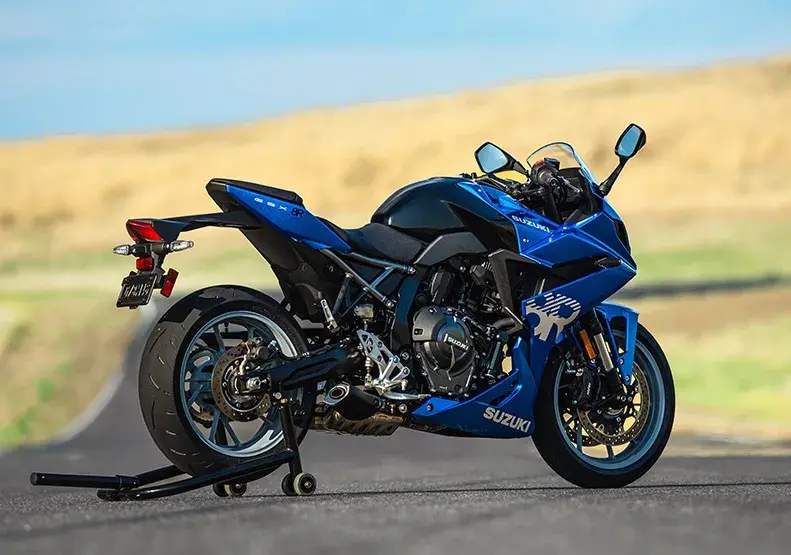 Suzuki Gsx 8r 1