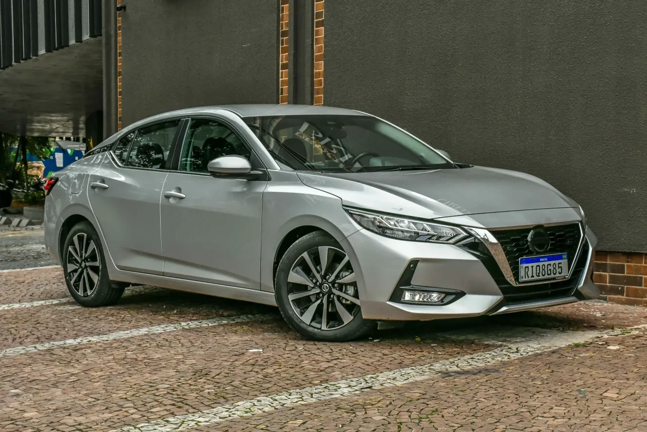Nissan Sentra 2025 chega ao Brasil em junho com novidades no visual