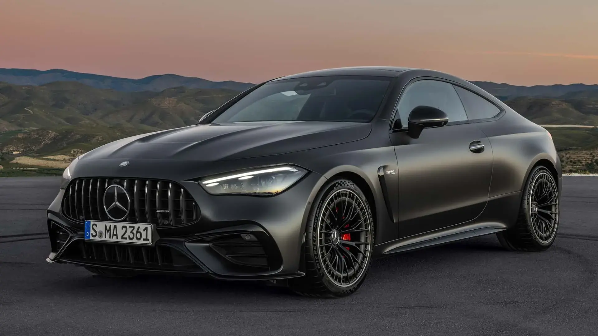 Novo híbrido leve MercedesAMG CLE 53 4Matic+ Coupé tem 449 cv Webmotors